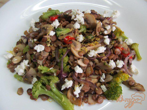 фото рецепта: Салат с чечевицей и овощами