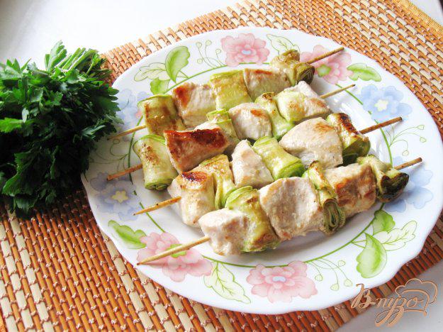 фото рецепта: Куриные шашлычки с кабачками