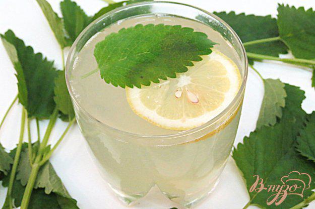 фото рецепта: Имбирный чай с мелисой и лимоном