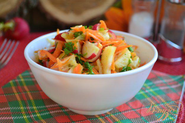 фото рецепта: Салат из капусты, моркови и редиса