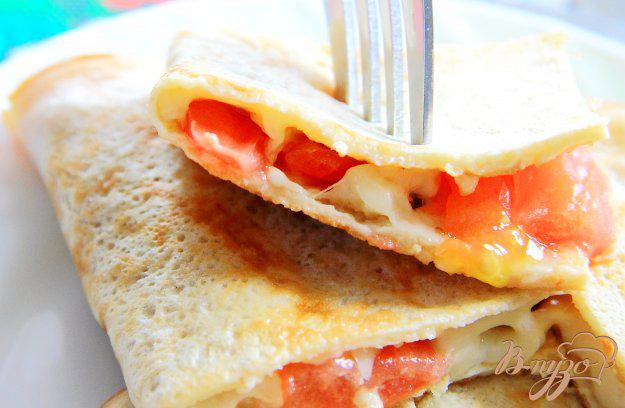 фото рецепта: Овсяноблин с помидорами и сыром