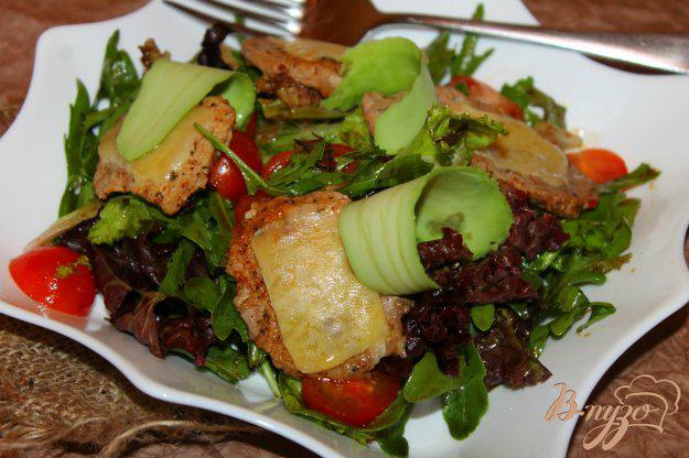 фото рецепта: Теплый салат с телятиной и авокадо