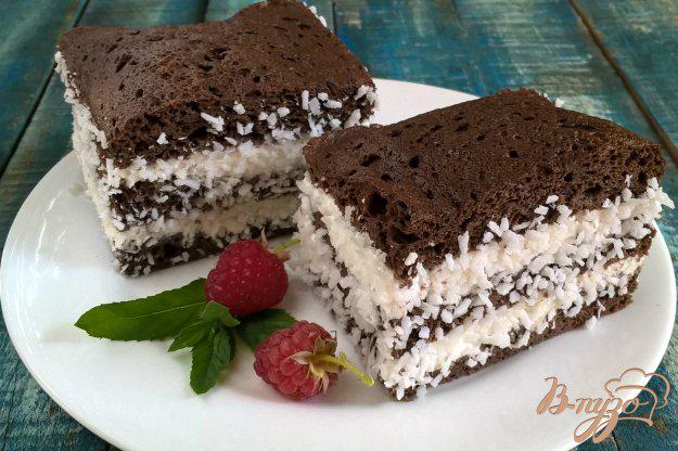 фото рецепта: Шоколадно-кокосовое пирожное