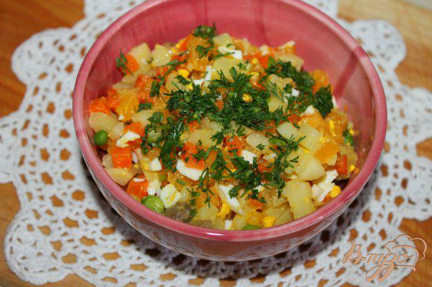 фото рецепта: Салат с тыквой, зеленым горошком и маринованными шампиньонами