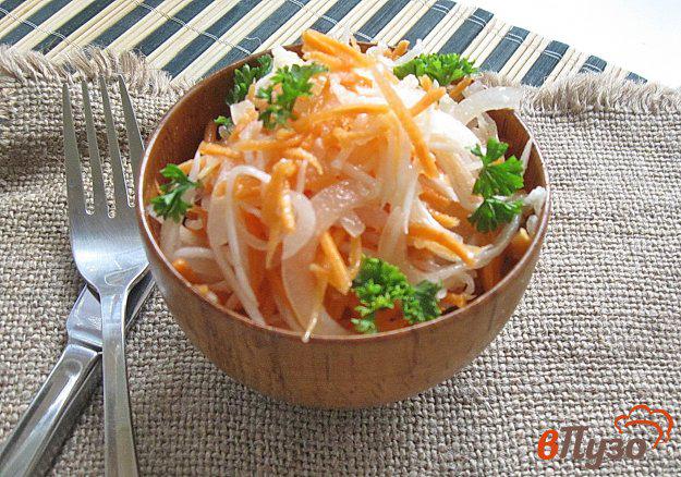 фото рецепта: Салат из редьки с морковью