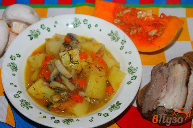 фото рецепта: Картофельное рагу с тыквой и грибами