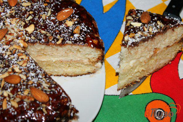 фото рецепта: Домашний торт без яиц с орехами и шоколадной глазурью