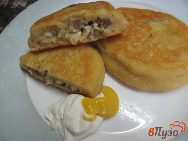 фото рецепта: Картофельные пирожки с печенью и яйцом