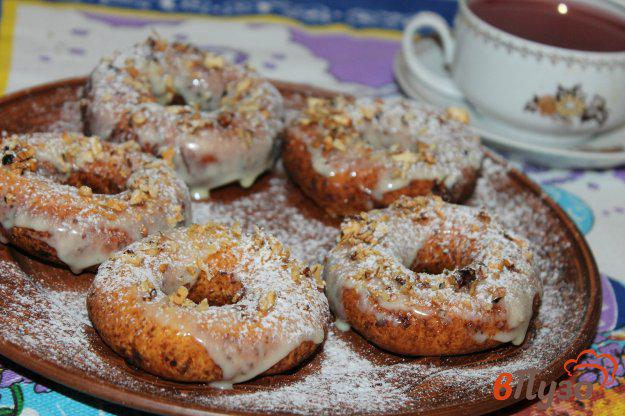 фото рецепта: Творожные пончики со сгущенкой и орешками