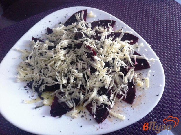 фото рецепта: Салат из запеченной свеклы и моцареллы