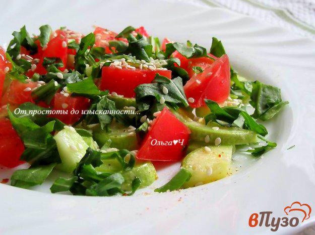 фото рецепта: Салат из кабачка с помидором и рукколой