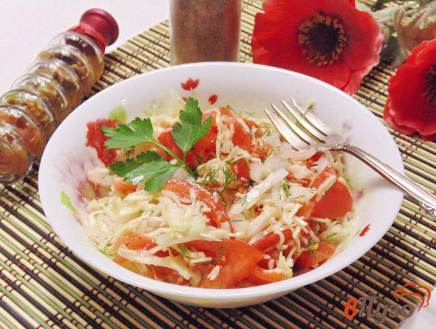 фото рецепта: Салат с капустой и помидором