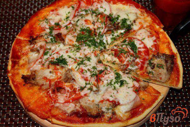 фото рецепта: Пицца острая со свиной бужениной, беконом и моцареллой