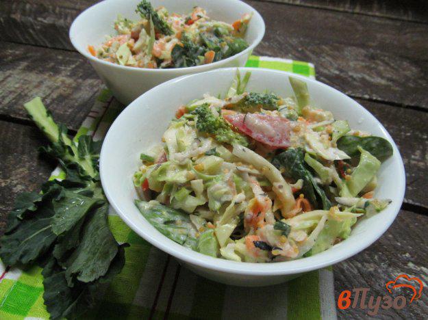 фото рецепта: Овощной салат из редьки брокколи капусты помидора