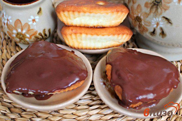 фото рецепта: Творожные кексы с шоколадной глазурью