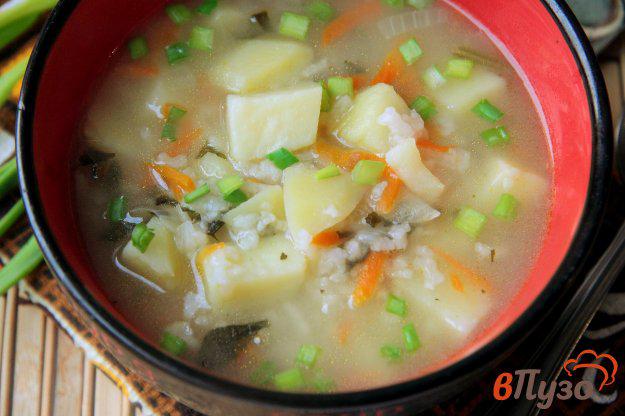 фото рецепта: Рыбный суп с рисом и шпинатом в мультиварке