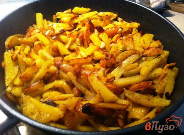 фото рецепта: Жаренный картофель с луком и чесноком на сале
