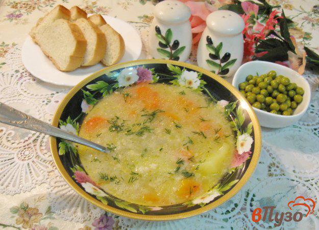 фото рецепта: Суп с овсяными хлопьями и зеленым горошком