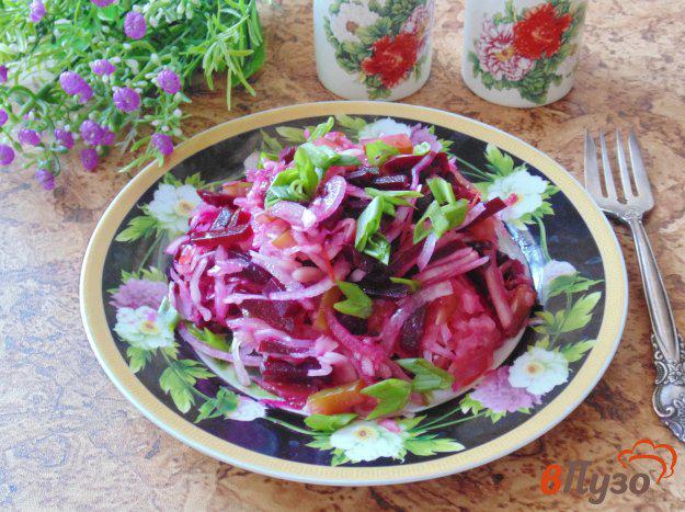 фото рецепта: Салат с квашеной капустой и свеклой