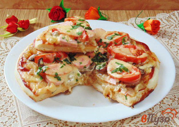 фото рецепта: Пицца с королевскими шампиньонами и луком