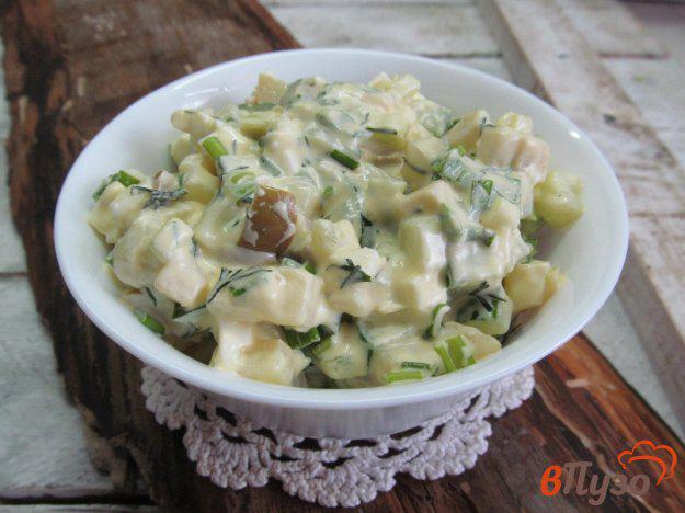 фото рецепта: Салат «минутка» из картофеля с огурцом и оливками