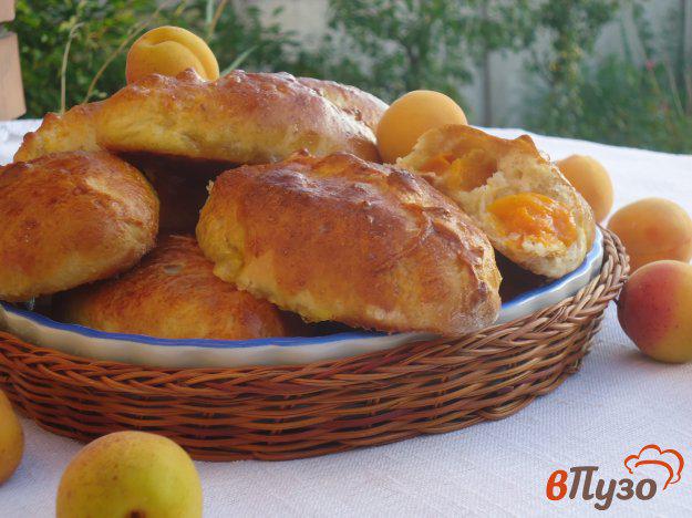 фото рецепта: Пирожки с абрикосами