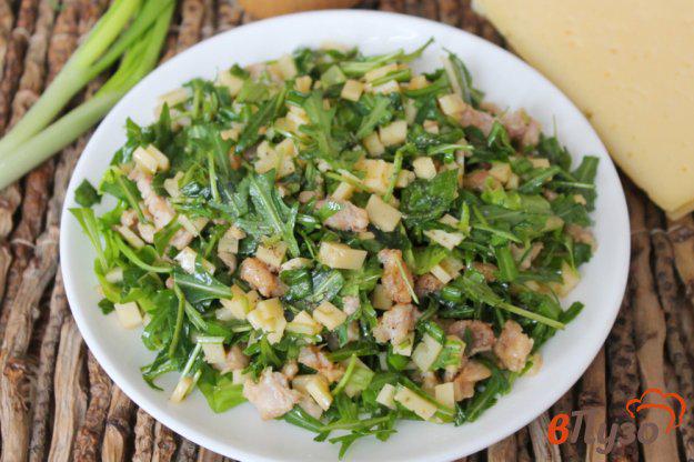 фото рецепта: Зеленый салат с мясом и сыром