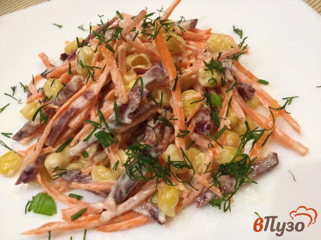 фото рецепта: Морковный салат с копченой колбасой