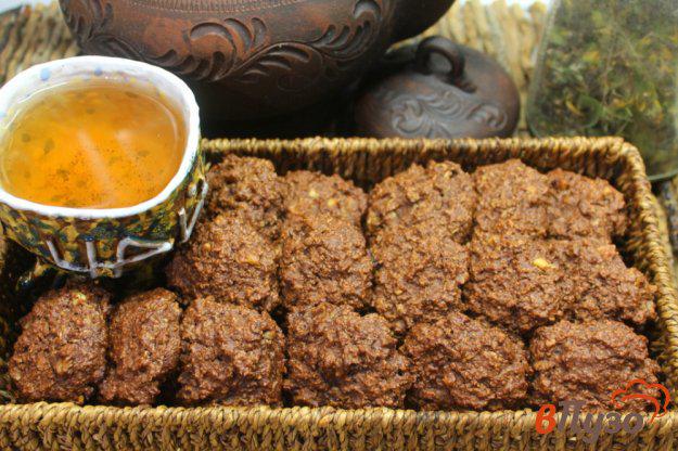 фото рецепта: Овсяное печенье на подсолнечном масле с орехами и какао