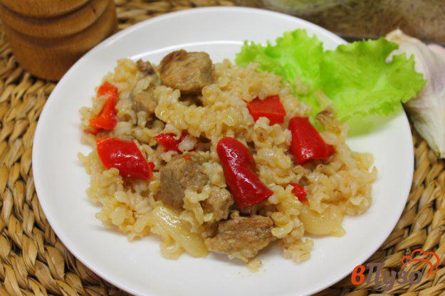 фото рецепта: Бурый рис со свининой и болгарским перцем