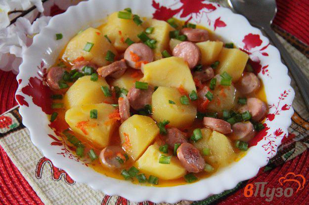 фото рецепта: Тушеная картошка с сосисками