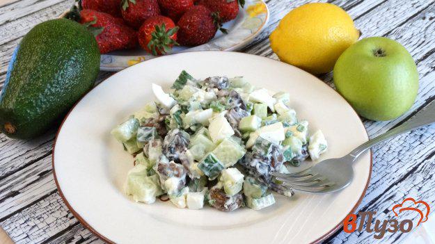 фото рецепта: Салат из шампиньонов с огурцом