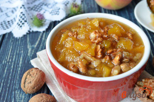 фото рецепта: Варенье из персиков с грецкими орехами