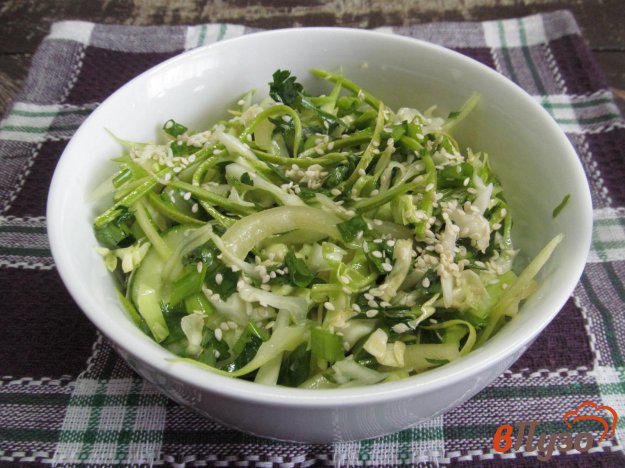 фото рецепта: Салат «Зеленый» из молодой капусты