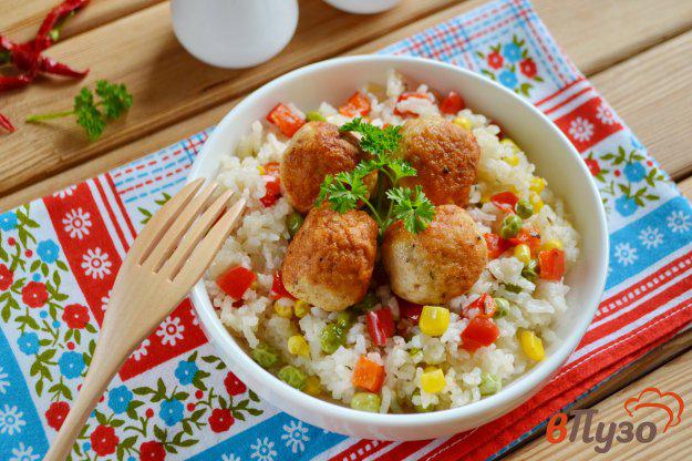 фото рецепта: Фрикадельки с рисом и овощами