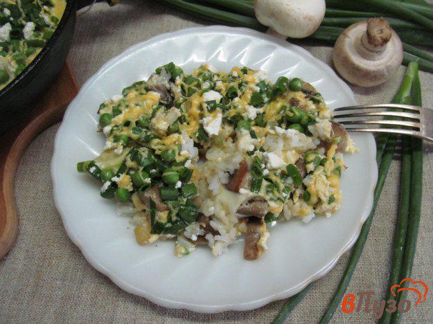 фото рецепта: Фриттата - омлет с рисом кабачком и грибами