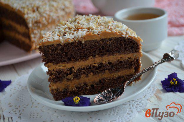 фото рецепта: Шоколадный торт с орехами