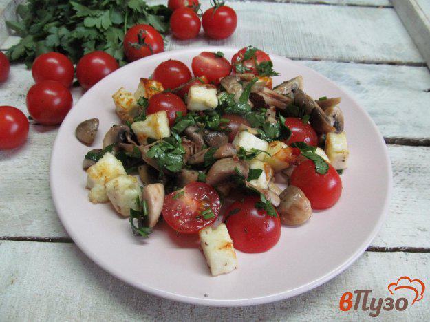 фото рецепта: Теплый салат из брынзы с грибами
