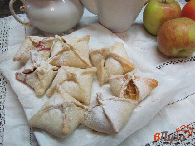 фото рецепта: Пирожки с яблоком из сырного теста