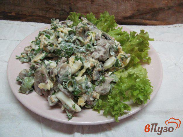 фото рецепта: Салат с куриной печенью и грибами