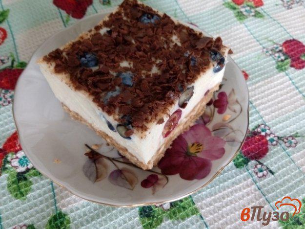 фото рецепта: Десерт желейный с голубикой и вишнями