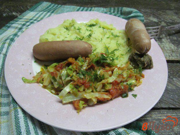 фото рецепта: Картофельное пюре с капустой и сосисками