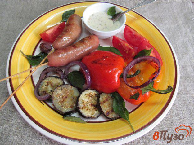 фото рецепта: Жареные сосиски с овощным гриль