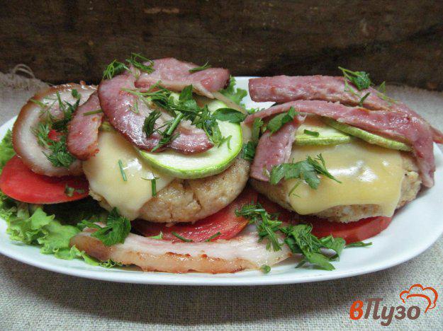 фото рецепта: Облегченный бутерброд с сыром кабачком и беконом