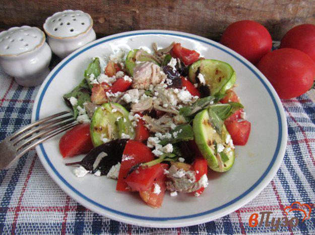 фото рецепта: Греческий салат с вареной свининой