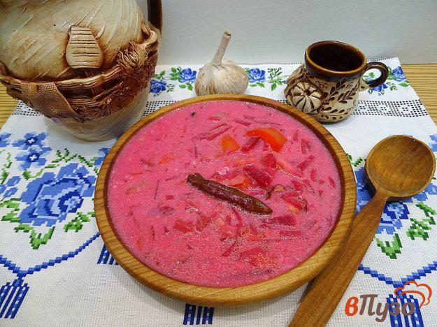 фото рецепта: Красный борщ без картофеля со сметаной, перцем и сельдереем