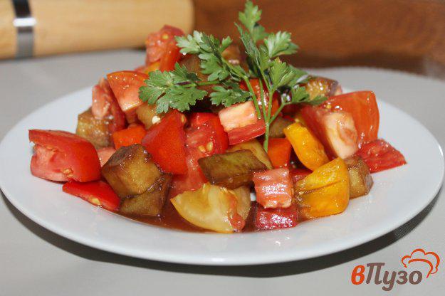фото рецепта: Салат из болгарского перца и жареного баклажана