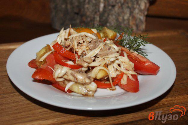 фото рецепта: Салат из куриного мяса, сыра и перца
