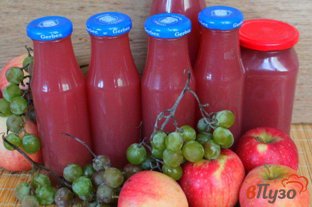 фото рецепта: Сок из винограда и яблок