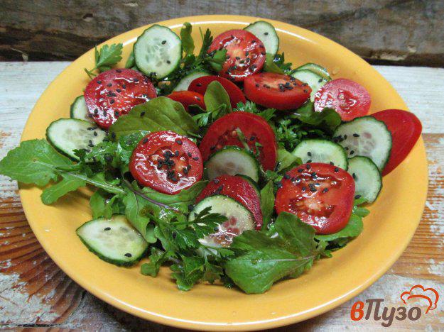 фото рецепта: Овощной салат с зеленью под устричным соусом